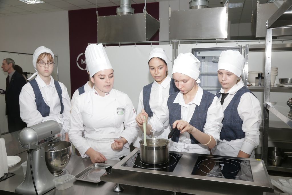 Сладкий мастер-класс от студентов колледжа IMG_0113.jpg