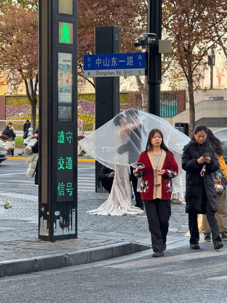 Китайские улицы всегда полны жизни RTmphQB5zDYQjmx7XoMyNsZe_7klcU_5rlIz-P_bPMLjjVY1_iSauSpZhcFO974CeIu_XsIR9OsL0K0O8A-KKWmp.jpg