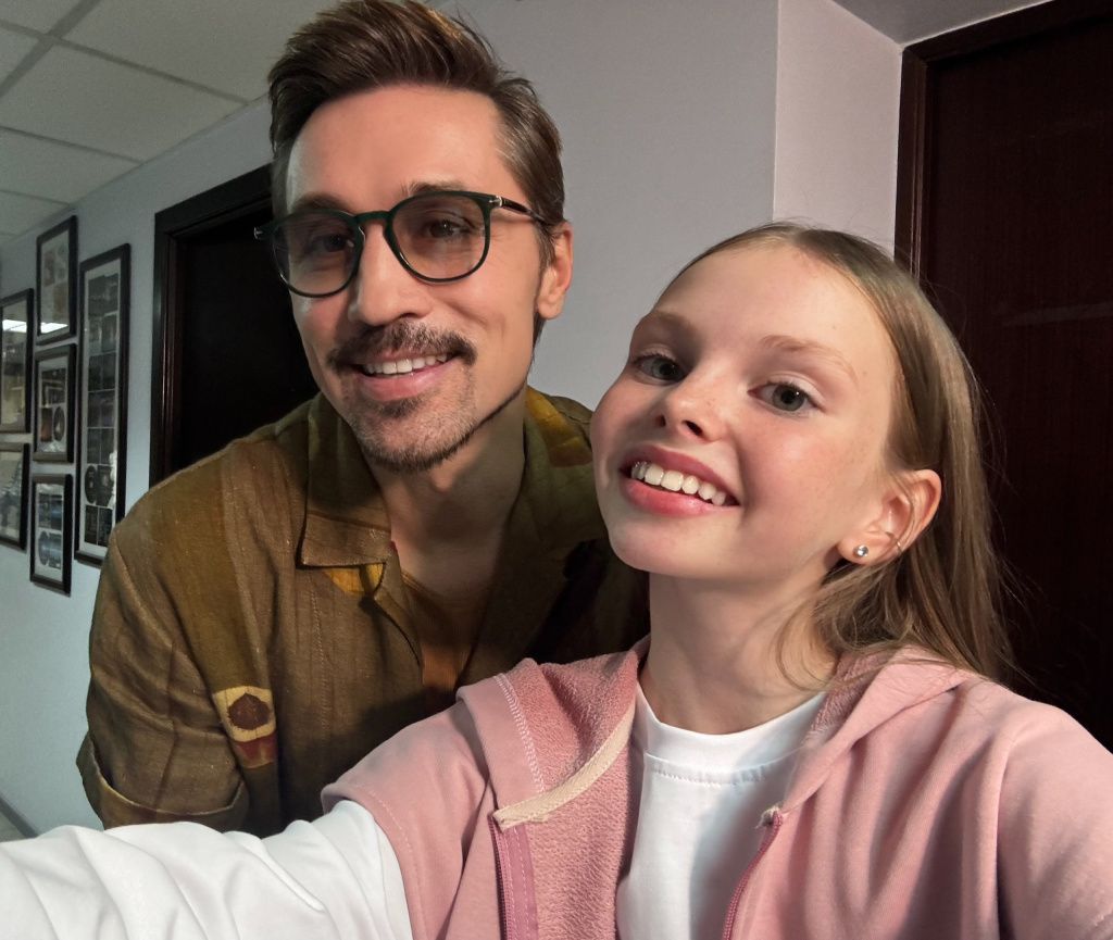 С наставником Димой Биланом JnDXLPv_6eNScleQXcG0GPhyuCJvgKSgkoiQ-Ihlgrj03eYWM2f-B_QSXhW5e_sbjuwdSBYdy1zGl2xKXvQNPIGi.jpg