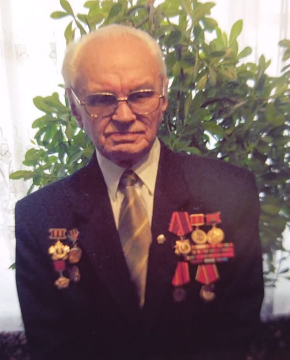 Виталий Дорош и его награды Дорош2.jpg