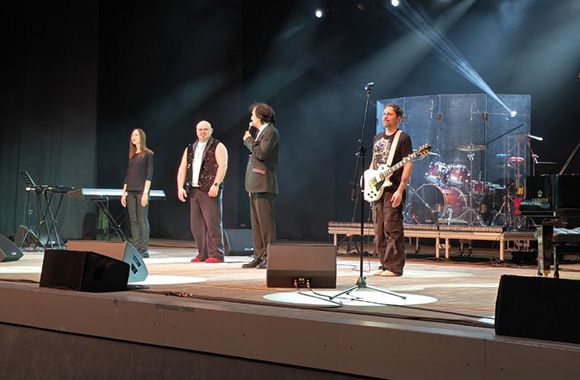 Кай Метов со своими музыкантами||Фото автора Музыканты Кая Метова.jpg