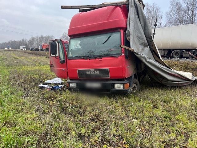 ДТП в Иссинском районе 6 ноября 2025||Фото vk.com/gubdd58 ДТП в Иссинском районе 6 ноября 2025 (1).jpg