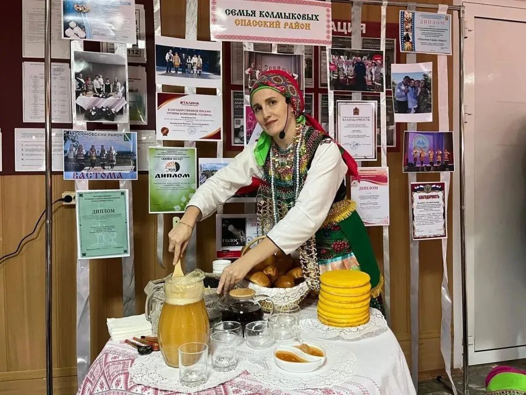 Татьяна Зиновьева Фото из архива семьи Калмыковых.jpg