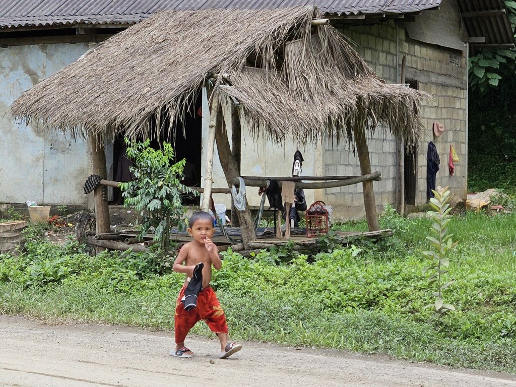 Там — своя жизнь лаос 5.jpg