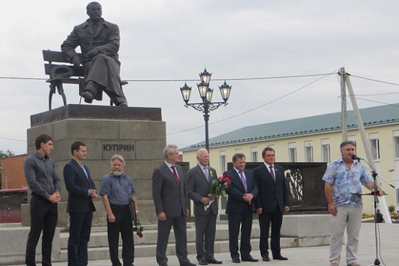 Памятник Александру Куприну в Наровчате построили всем миром