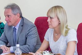 Кабельский пошутил про Кунис и Кутчера на пресс-конференции Бажиной Кабельский пошутил про Кунис и Кутчера на пресс-конференции Бажиной