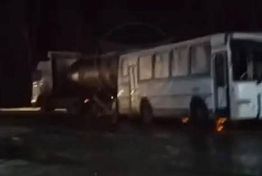 В Пензе отпустили пассажиров автобуса, в который врезалась цистерна В Пензе отпустили пассажиров автобуса, в который врезалась цистерна