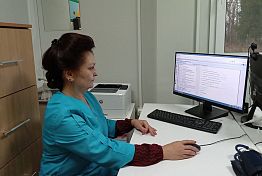 В село Долгоруково Мокшанского района на работу пришла опытный фельдшер Елена Пахомова