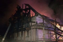 В Бессоновке крупный пожар тушили 20 человек