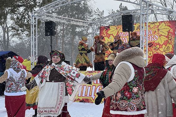 Праздник в Радищево в стиле Екатерины II собрал 5 тысяч гостей
