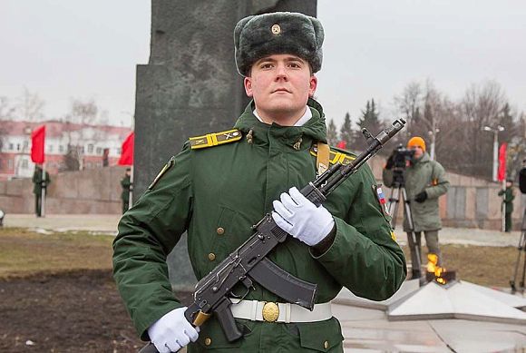 У Монумента воинской и трудовой Славы прошел митинг