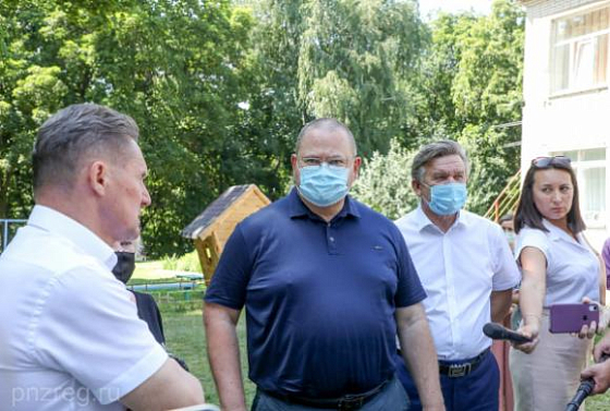 Мельниченко распорядился профинансировать ремонт детсада в Большой Елани