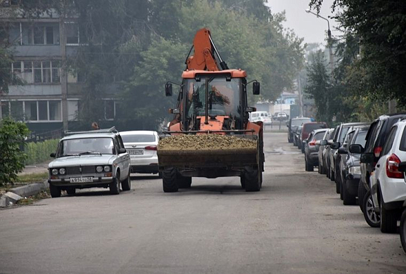 В Пензе благоустройство дворов ведется даже в выходные