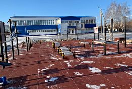 В Белинском районе смонтировали новую спортплощадку В Белинском районе смонтировали новую спортплощадку