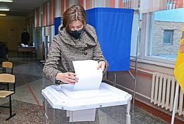 Сактирин: В первый день голосования наблюдается неожиданно высокая явка