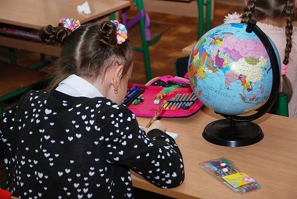 Общественник призвал обеспечить в России учебу для детей с Донбасса