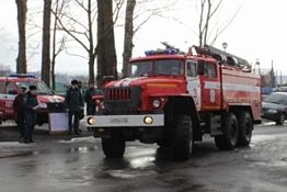 В Пензе на ул. Воровского спасатели тушили «десятку»
