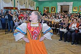 В Пензе в Ночь искусств 2019 в гардеробах выстраивались очереди В Пензе в Ночь искусств 2019 в гардеробах выстраивались очереди