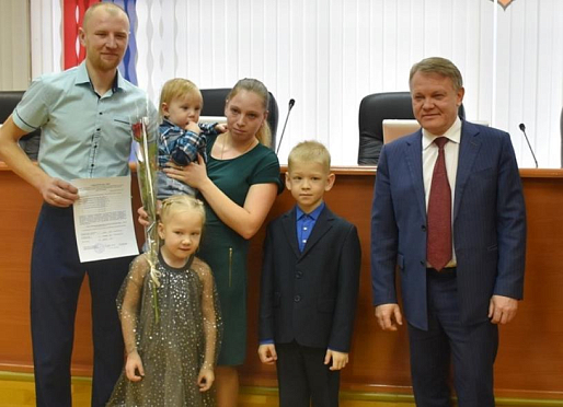 В Пензе 25 молодых семей получили жилищные сертификаты