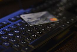 Мошенник закружил пензячку в «вальсе» цифр