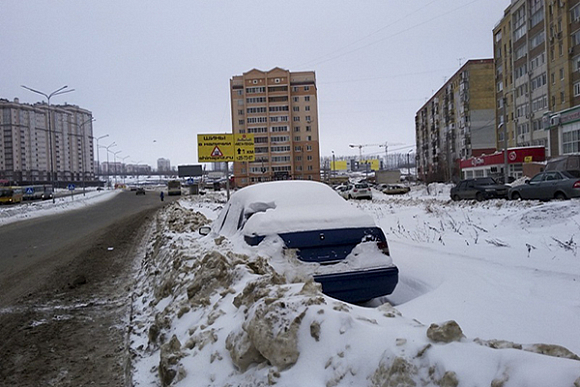 В Пензе устанавливают собственника Volvo на пр. Строителей