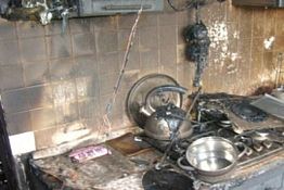 В Пензе кухню на ул. Лобачевского тушили 12 сотрудников МЧС В Пензе кухню на ул. Лобачевского тушили 12 сотрудников МЧС