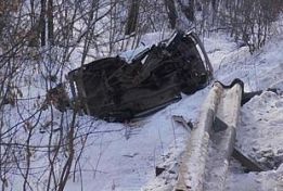 В Пензенской области водитель «Нивы» врезался в отбойник и упал в кювет