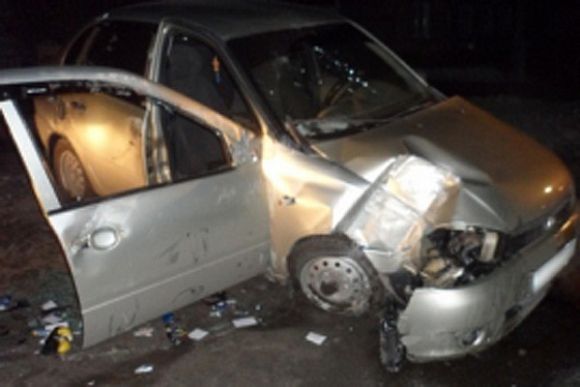 В Кузнецке водитель «Лады Калины» врезался в фонарный столб