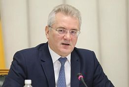 Белозерцев вручил паспорта гражданина РФ молодым пензенцам