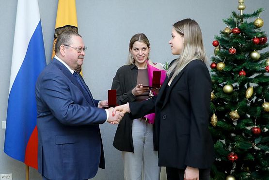 Сестрам Фролкиным вручен знак губернатора «Во славу земли Пензенской»