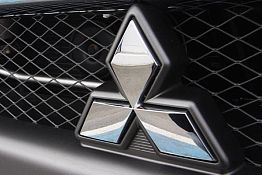 В Пензе 4 человека пострадали при столкновении «Лады» и Mitsubishi В Пензе 4 человека пострадали при столкновении «Лады» и Mitsubishi