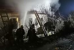 В Кузнецке жилой дом тушили 26 пожарных
