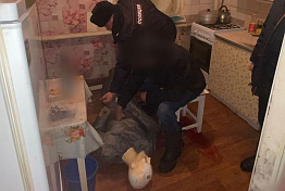 В Бековском районе сельчанин насмерть забил знакомого бидоном