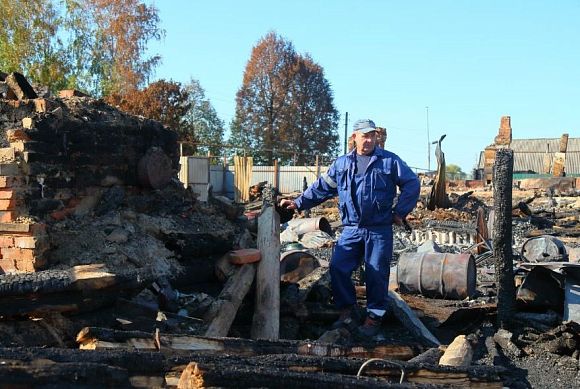 Пять домов в огне: как село Канаевка объединилось для помощи погорельцам
