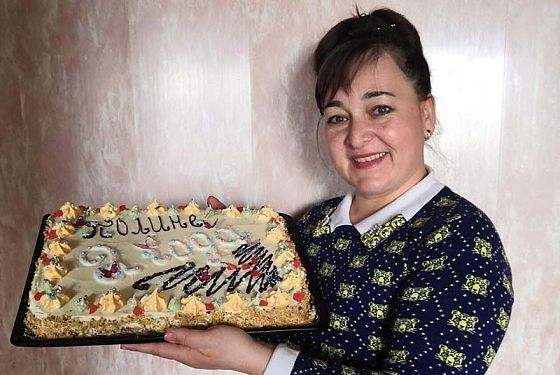 Искушение пирожками: жительница Воскресеновки радует односельчан вкусной выпечкой