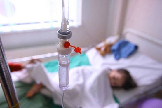 В Твери 8-летняя девочка получила ожоги 50% тела, упав в котлован с горячей водой