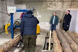 В Никольском лесхозе заработал деревообрабатывающий цех В Никольском лесхозе заработал деревообрабатывающий цех