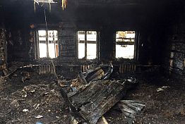 СК опубликовал видео с места смертельного пожара в Бессоновке