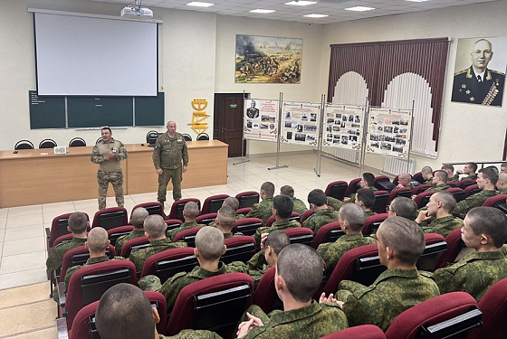 В Пензе участники сборов «Гвардеец» встретились с ветеранами СВО В Пензе участники сборов «Гвардеец» встретились с ветеранами СВО