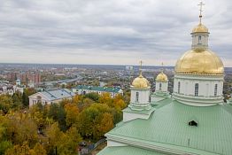 Губернатор призвал убрать территорию у Спасского собора Губернатор призвал убрать территорию у Спасского собора