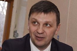 Иван Белозерцев поручил поощрить Андрея Бурлакова