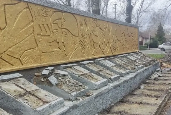 В Малой Сердобе благоустраивают памятник воинам ВОВ