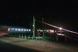 Поезд Пенза — Москва врезался в легковушку на ж/д переезде, двое погибли Поезд Пенза — Москва врезался в легковушку на ж/д переезде, двое погибли