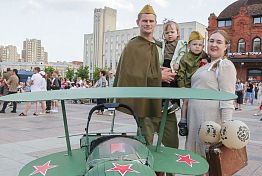 В Пензе самолет «ночных ведьм» стал лучшим на параде колясок