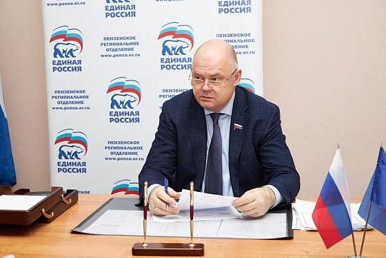 Вадима Супикова поблагодарили за организацию ремонта внутриквартальных дорог