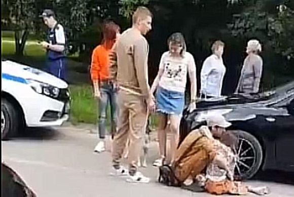 В Пензе на улице Егорова автомобиль сбил маленькую девочку