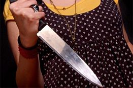 В Кузнецке после сцены ревности женщина ударила мужчину ножом и вызвала медиков В Кузнецке после сцены ревности женщина ударила мужчину ножом и вызвала медиков