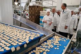 Делегация из Таджикистана оценила качество пензенских кондитерских изделий