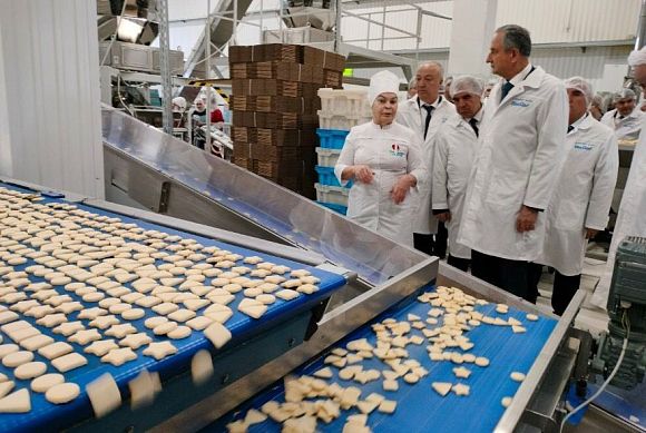 Делегация из Таджикистана оценила качество пензенских кондитерских изделий