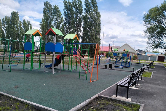 В Кузнецке благоустроили современную детскую спортивную площадку В Кузнецке благоустроили современную детскую спортивную площадку